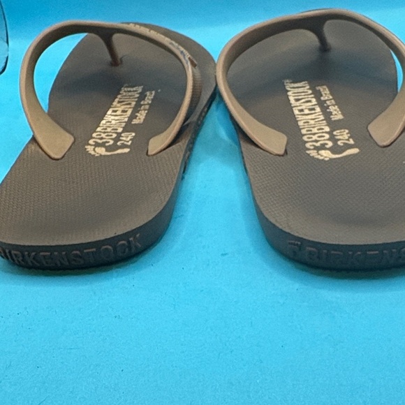 Birkenstock women’s Tan Flip-Flops - Picture 6 of 6